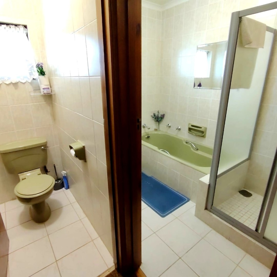 5 Bedroom Property for Sale in Vincent Heights Eastern Cape